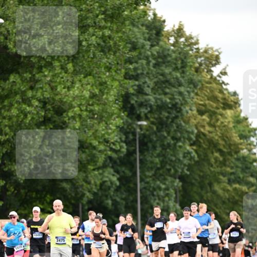 29.06.2025 - hella hamburg halbmarathon Dr. Thomas Lammeyer http://msf.ph/oto/8433520 29.06.2025 10:53:14 Kennedybrücke 1142, 1157, 1174, 1175, 1392, 1626, 1701, 2067, 2475, 3086, 3383, 3486, 4327, 5010, 5551, 7394, 7532, 8719, 9341, 9552, 9691, 10204, 10794, 11000 meine-sportfotos.de
