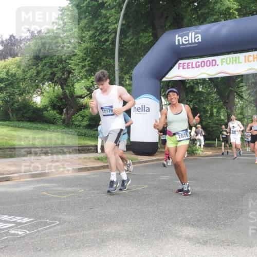 29.06.2025 - hella hamburg halbmarathon KatJ http://msf.ph/oto/8433541 29.06.2025 10:43:56 Zwischen KM18-KM19 1563, 2417, 2676, 4833, 4940, 5570, 6416, 6835 meine-sportfotos.de