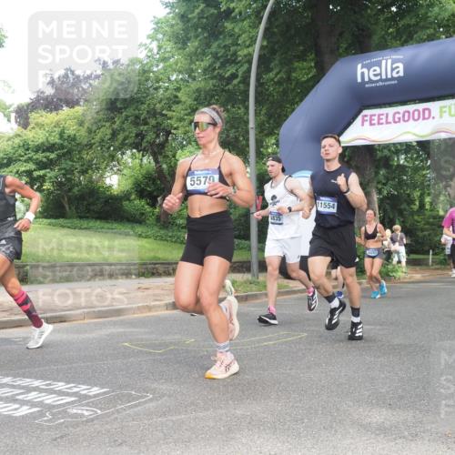 29.06.2025 - hella hamburg halbmarathon KatJ http://msf.ph/oto/8433609 29.06.2025 10:43:58 Zwischen KM18-KM19 2417, 2676, 4833, 4940, 4951, 5570, 6835 meine-sportfotos.de