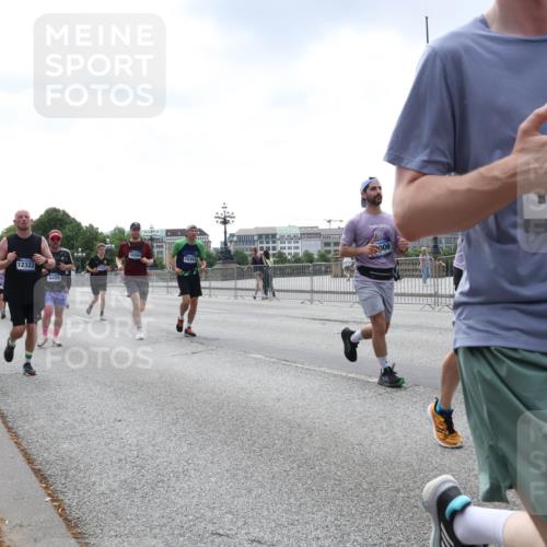 29.06.2025 - hella hamburg halbmarathon Lena Gebhardt http://msf.ph/oto/8433614 29.06.2025 10:44:34 Lombardsbrücke 12322, 4496, 10304, 10303, 006, 16805, 1345, 1519, 2186, 2343, 2610, 2674, 2692, 3065, 3506, 3596, 4215, 4496, 4898, 4968, 5355, 5647, 5649, 5730, 5731, 6002, 7216, 7610, 7818, 7842, 8272, 8582, 8591, 8763, 8957, 9084, 9085, 9331, 9333, 9397, 9510, 9536, 10006, 10223, 10303, 10304, 10416, 11272, 11825, 11955, 12318, 12322, 12409, 12803, 12995, 13262, 13288, 13330, 13390, 13906, 14091, 14123, 14350, 14654, 14681, 14971, 18454, 18459 meine-sportfotos.de