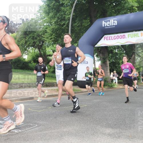 29.06.2025 - hella hamburg halbmarathon KatJ http://msf.ph/oto/8433625 29.06.2025 10:43:59 Zwischen KM18-KM19 2676, 4833, 4940, 4951, 5570, 6835 meine-sportfotos.de