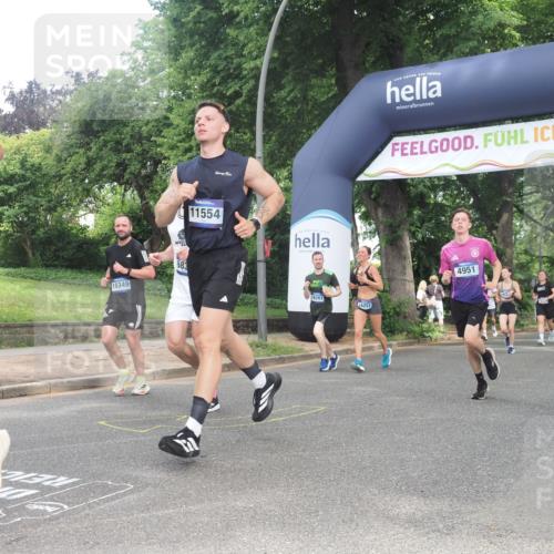 29.06.2025 - hella hamburg halbmarathon KatJ http://msf.ph/oto/8433633 29.06.2025 10:43:59 Zwischen KM18-KM19 2676, 4833, 4940, 4951, 5570, 6835 meine-sportfotos.de