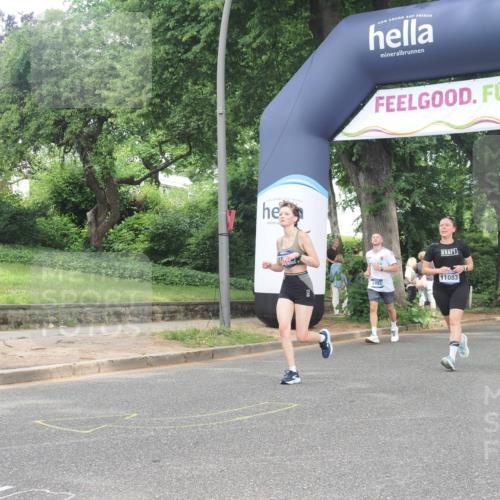 29.06.2025 - hella hamburg halbmarathon KatJ http://msf.ph/oto/8433647 29.06.2025 10:44:01 Zwischen KM18-KM19 2676, 2883, 4833, 4951, 5570, 6835 meine-sportfotos.de