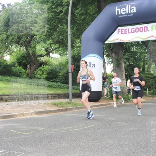 29.06.2025 - hella hamburg halbmarathon KatJ http://msf.ph/oto/8433650 29.06.2025 10:44:01 Zwischen KM18-KM19 2676, 2883, 4833, 4951, 5570, 6835 meine-sportfotos.de
