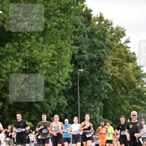 29.06.2025 - hella hamburg halbmarathon Dr. Thomas Lammeyer http://msf.ph/oto/8433655 29.06.2025 10:53:29 Kennedybrücke 1142, 1584, 1626, 2475, 2527, 2668, 3086, 3232, 3383, 3486, 3661, 4403, 5551, 5781, 6191, 6497, 7203, 7532, 7650, 7931, 7936, 7947, 7948, 8065, 8549, 8759, 8760, 9245, 9341, 10204, 10333, 10479, 11192 meine-sportfotos.de