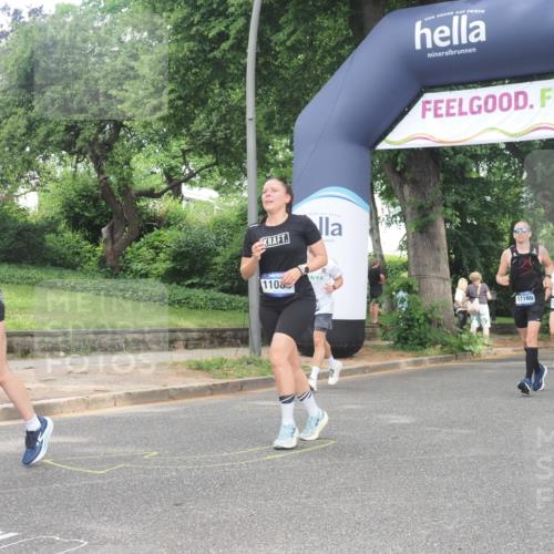 29.06.2025 - hella hamburg halbmarathon KatJ http://msf.ph/oto/8433685 29.06.2025 10:44:02 Zwischen KM18-KM19 2883, 4833, 4951, 5570, 6835 meine-sportfotos.de