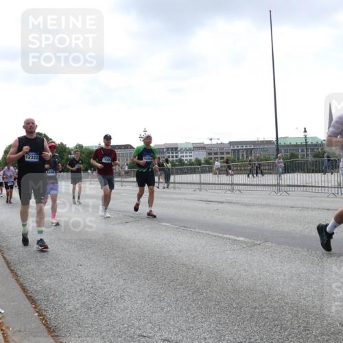 29.06.2025 - hella hamburg halbmarathon Lena Gebhardt http://msf.ph/oto/8433686 29.06.2025 10:44:34 Lombardsbrücke 12322, 4496, 10304, 9000, 1345, 1519, 2186, 2343, 2610, 2674, 2692, 3065, 3506, 3596, 4215, 4496, 4898, 4968, 5355, 5647, 5649, 5730, 5731, 6002, 7216, 7610, 7818, 7842, 8272, 8582, 8591, 8763, 8957, 9084, 9085, 9331, 9333, 9397, 9510, 9536, 10006, 10223, 10303, 10304, 10416, 11272, 11825, 11955, 12318, 12322, 12409, 12803, 12995, 13262, 13288, 13330, 13390, 13906, 14091, 14123, 14350, 14654, 14681, 14971, 18454, 18459 meine-sportfotos.de