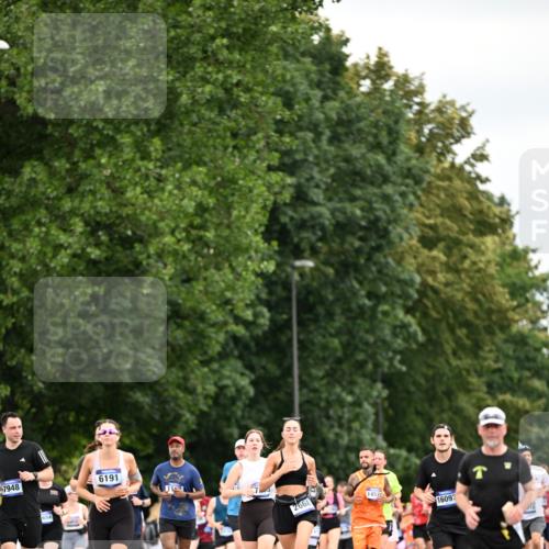 29.06.2025 - hella hamburg halbmarathon Dr. Thomas Lammeyer http://msf.ph/oto/8433718 29.06.2025 10:53:31 Kennedybrücke 1142, 1584, 1626, 2475, 2527, 2668, 3086, 3232, 3383, 3661, 4403, 4769, 5551, 5781, 6191, 6497, 7203, 7650, 7931, 7936, 7947, 7948, 8065, 8549, 8759, 8760, 9245, 9341, 10130, 10204, 10333, 10479, 11192 meine-sportfotos.de