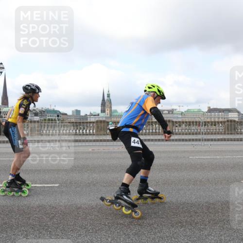 29.06.2025 - hella hamburg halbmarathon Lena Gebhardt http://msf.ph/oto/8433743 29.06.2025 09:01:07 Lombardsbrücke 44 meine-sportfotos.de