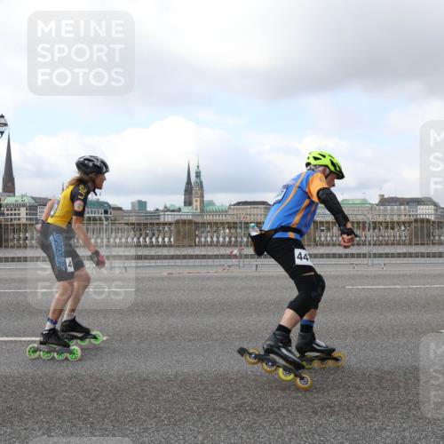 29.06.2025 - hella hamburg halbmarathon Lena Gebhardt http://msf.ph/oto/8433767 29.06.2025 09:01:07 Lombardsbrücke 44 meine-sportfotos.de