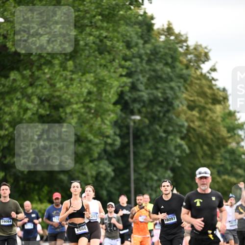 29.06.2025 - hella hamburg halbmarathon Dr. Thomas Lammeyer http://msf.ph/oto/8433783 29.06.2025 10:53:33 Kennedybrücke 1142, 1167, 1584, 1626, 2475, 2527, 2668, 3086, 3232, 3383, 3661, 4403, 4769, 5118, 5551, 5781, 6191, 6497, 7203, 7650, 7931, 7936, 7947, 7948, 8065, 8549, 8759, 8760, 9245, 9341, 10130, 10204, 10333, 10479, 10654, 11192 meine-sportfotos.de