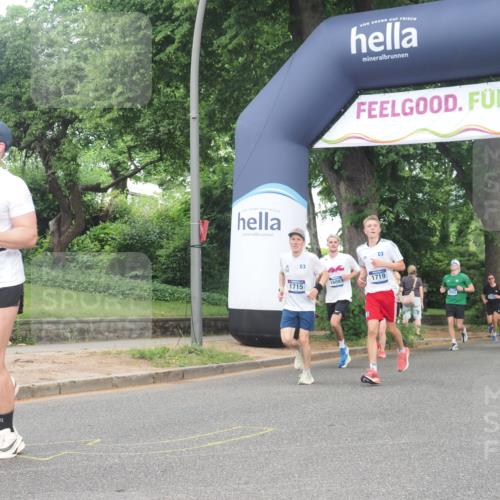 29.06.2025 - hella hamburg halbmarathon KatJ http://msf.ph/oto/8433784 29.06.2025 10:44:06 Zwischen KM18-KM19 1715, 1719, 2883, 4467 meine-sportfotos.de