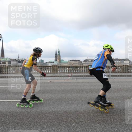 29.06.2025 - hella hamburg halbmarathon Lena Gebhardt http://msf.ph/oto/8433793 29.06.2025 09:01:08 Lombardsbrücke 44 meine-sportfotos.de