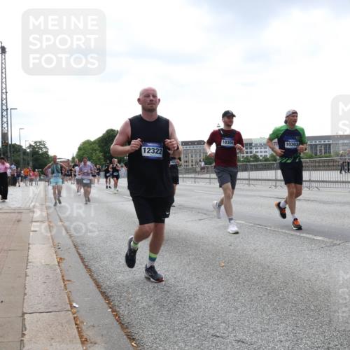 29.06.2025 - hella hamburg halbmarathon Lena Gebhardt http://msf.ph/oto/8433848 29.06.2025 10:44:35 Lombardsbrücke 1345, 12322, 1622, 10304, 10303, 1345, 1519, 2186, 2343, 2610, 2674, 2692, 3065, 3506, 3596, 4215, 4496, 4898, 4968, 5355, 5647, 5649, 5730, 5731, 6002, 6841, 7216, 7610, 7818, 7842, 8272, 8582, 8591, 8763, 9084, 9085, 9331, 9333, 9397, 9510, 9536, 10006, 10223, 10303, 10304, 10416, 11272, 11825, 11955, 12318, 12322, 12409, 12803, 12995, 13262, 13288, 13330, 13390, 13906, 14091, 14123, 14350, 14654, 14681, 14971, 18454, 18459 meine-sportfotos.de