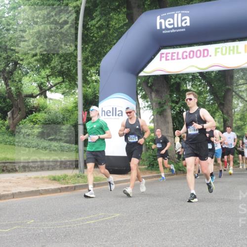 29.06.2025 - hella hamburg halbmarathon KatJ http://msf.ph/oto/8433876 29.06.2025 10:44:09 Zwischen KM18-KM19 1715, 1719, 1833, 2025, 3093, 4467 meine-sportfotos.de