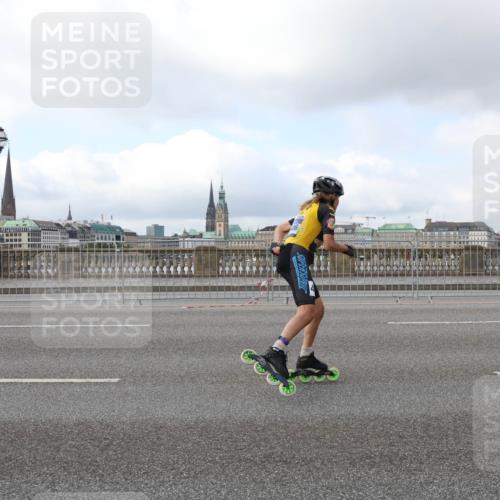 29.06.2025 - hella hamburg halbmarathon Lena Gebhardt http://msf.ph/oto/8433883 29.06.2025 09:01:08 Lombardsbrücke 20447 meine-sportfotos.de