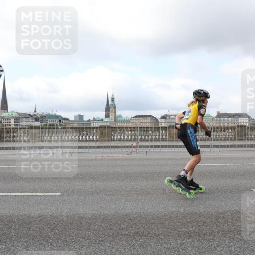 29.06.2025 - hella hamburg halbmarathon Lena Gebhardt http://msf.ph/oto/8433910 29.06.2025 09:01:08 Lombardsbrücke  meine-sportfotos.de