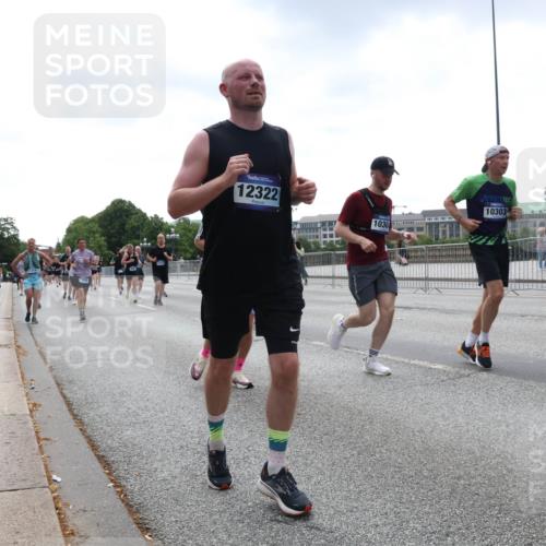 29.06.2025 - hella hamburg halbmarathon Lena Gebhardt http://msf.ph/oto/8433913 29.06.2025 10:44:36 Lombardsbrücke 12322, 1030, 10303, 1345, 1519, 1924, 2343, 2610, 2674, 3065, 3506, 4215, 4496, 4968, 5355, 5647, 5649, 5730, 5731, 6002, 6841, 6888, 7216, 7610, 7818, 7842, 8272, 8582, 8763, 9036, 9084, 9085, 9331, 9333, 9397, 9510, 9536, 10006, 10223, 10303, 10304, 10416, 10668, 11272, 11825, 11955, 12318, 12322, 12409, 12803, 12995, 13039, 13262, 13288, 13330, 13390, 13906, 14091, 14123, 14350, 14654, 14681, 14971, 18454, 18459 meine-sportfotos.de