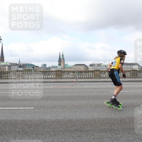 29.06.2025 - hella hamburg halbmarathon Lena Gebhardt http://msf.ph/oto/8433922 29.06.2025 09:01:08 Lombardsbrücke  meine-sportfotos.de
