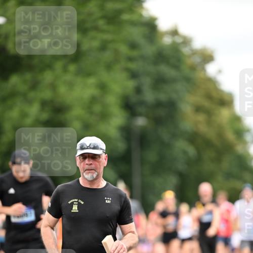 29.06.2025 - hella hamburg halbmarathon Dr. Thomas Lammeyer http://msf.ph/oto/8433925 29.06.2025 10:53:38 Kennedybrücke 1167, 1584, 1626, 2475, 2527, 2668, 3086, 3232, 3253, 3383, 3661, 4403, 4769, 5118, 5781, 6191, 6497, 7203, 7650, 7931, 7936, 7947, 7948, 8065, 8549, 8759, 8760, 9245, 10130, 10204, 10333, 10479, 10654, 11192 meine-sportfotos.de