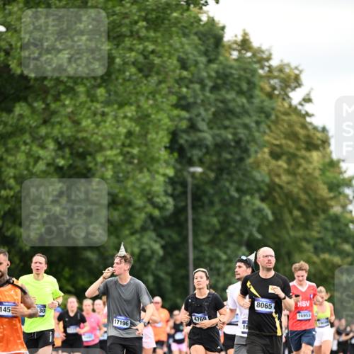 29.06.2025 - hella hamburg halbmarathon Dr. Thomas Lammeyer http://msf.ph/oto/8433963 29.06.2025 10:53:40 Kennedybrücke 1167, 1584, 1626, 2475, 2527, 2668, 2716, 3086, 3232, 3253, 3383, 3661, 4403, 4769, 5118, 5781, 6191, 6497, 7203, 7650, 7931, 7936, 7947, 7948, 8065, 8549, 8759, 8760, 9245, 10130, 10204, 10333, 10479, 10654, 11192 meine-sportfotos.de