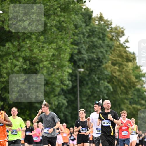 29.06.2025 - hella hamburg halbmarathon Dr. Thomas Lammeyer http://msf.ph/oto/8433965 29.06.2025 10:53:40 Kennedybrücke 1167, 1584, 1626, 2475, 2527, 2668, 2716, 3086, 3232, 3253, 3383, 3661, 4403, 4769, 5118, 5781, 6191, 6497, 7203, 7650, 7931, 7936, 7947, 7948, 8065, 8549, 8759, 8760, 9245, 10130, 10204, 10333, 10479, 10654, 11192 meine-sportfotos.de