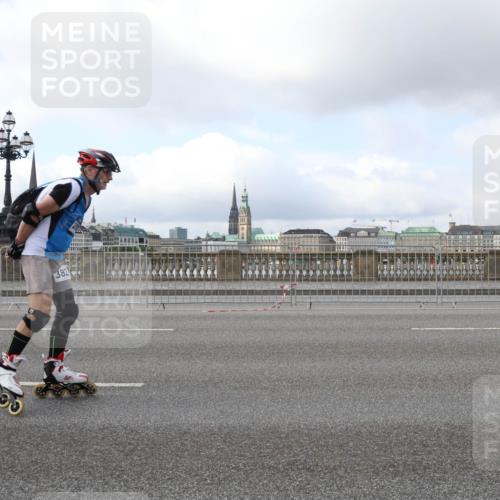 29.06.2025 - hella hamburg halbmarathon Lena Gebhardt http://msf.ph/oto/8433969 29.06.2025 09:01:13 Lombardsbrücke 3000, 382 meine-sportfotos.de