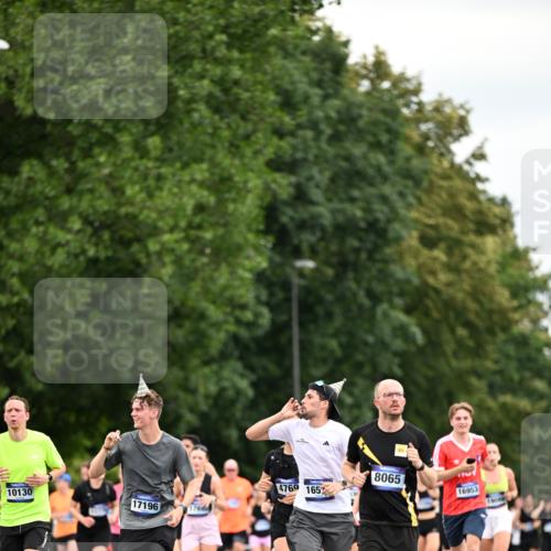 29.06.2025 - hella hamburg halbmarathon Dr. Thomas Lammeyer http://msf.ph/oto/8433983 29.06.2025 10:53:40 Kennedybrücke 1167, 1584, 1626, 2475, 2527, 2668, 2716, 3086, 3232, 3253, 3383, 3661, 4403, 4769, 5118, 5781, 6191, 6497, 7203, 7650, 7931, 7936, 7947, 7948, 8065, 8549, 8759, 8760, 9245, 10130, 10204, 10333, 10479, 10654, 11192 meine-sportfotos.de