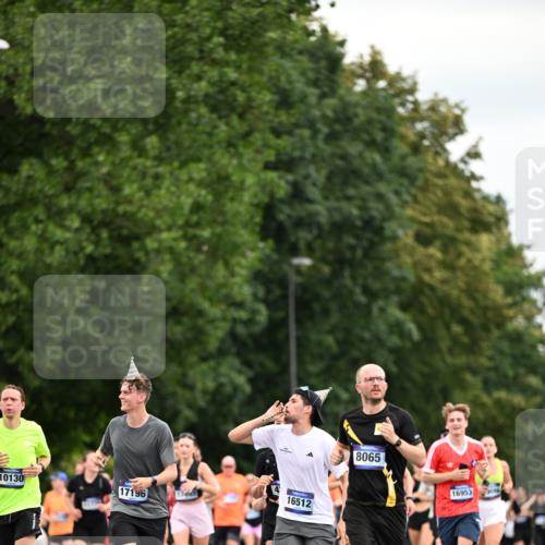 29.06.2025 - hella hamburg halbmarathon Dr. Thomas Lammeyer http://msf.ph/oto/8433988 29.06.2025 10:53:40 Kennedybrücke 1167, 1584, 1626, 2475, 2527, 2668, 2716, 3086, 3232, 3253, 3383, 3661, 4403, 4769, 5118, 5781, 6191, 6497, 7203, 7650, 7931, 7936, 7947, 7948, 8065, 8549, 8759, 8760, 9245, 10130, 10204, 10333, 10479, 10654, 11192 meine-sportfotos.de