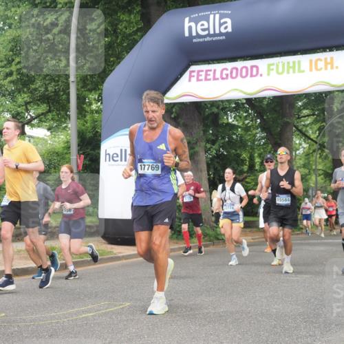 29.06.2025 - hella hamburg halbmarathon KatJ http://msf.ph/oto/8433995 29.06.2025 10:44:13 Zwischen KM18-KM19 1715, 1833, 2025, 2488, 3093, 3413, 3859, 4426, 4467, 5457, 5458 meine-sportfotos.de