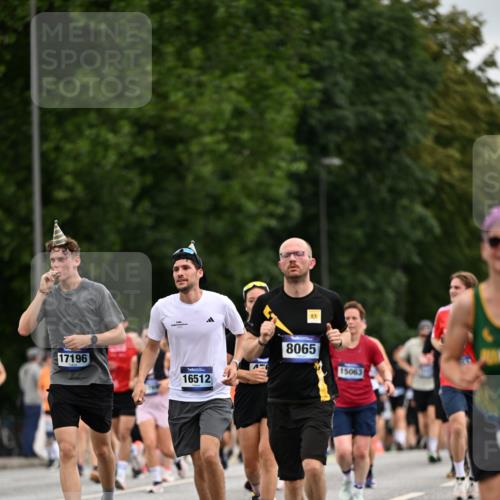 29.06.2025 - hella hamburg halbmarathon Dr. Thomas Lammeyer http://msf.ph/oto/8434010 29.06.2025 10:53:42 Kennedybrücke 1167, 1584, 2437, 2438, 2527, 2668, 2716, 3086, 3232, 3253, 3661, 4403, 4769, 5118, 5479, 5480, 5781, 6191, 6497, 7203, 7650, 7931, 7936, 7947, 7948, 8065, 8549, 8759, 8760, 9245, 10130, 10204, 10333, 10479, 10654, 11192 meine-sportfotos.de