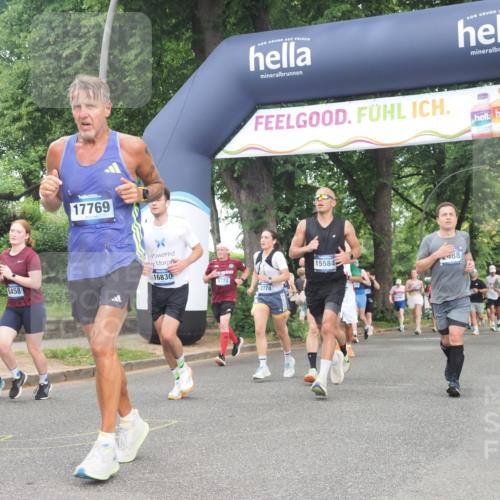 29.06.2025 - hella hamburg halbmarathon KatJ http://msf.ph/oto/8434011 29.06.2025 10:44:13 Zwischen KM18-KM19 1715, 1833, 2025, 2488, 3093, 3413, 3859, 4426, 4467, 5457, 5458 meine-sportfotos.de