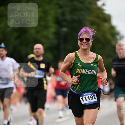 29.06.2025 - hella hamburg halbmarathon Dr. Thomas Lammeyer http://msf.ph/oto/8434020 29.06.2025 10:53:43 Kennedybrücke 1167, 1584, 2437, 2438, 2527, 2668, 2716, 3086, 3232, 3253, 3661, 4403, 4769, 5118, 5479, 5480, 5781, 6191, 6497, 7203, 7650, 7679, 7931, 7936, 7947, 7948, 8065, 8549, 8759, 8760, 9245, 10130, 10333, 10479, 10654, 11192 meine-sportfotos.de