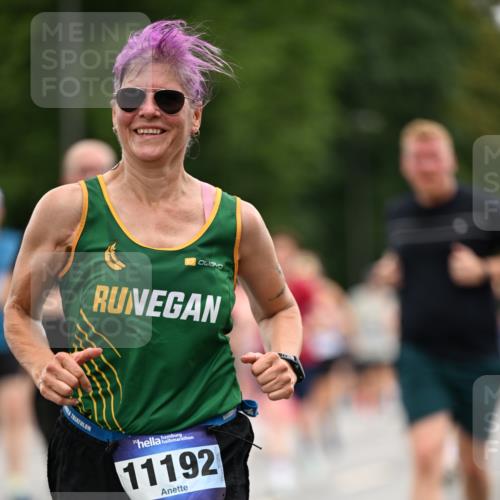 29.06.2025 - hella hamburg halbmarathon Dr. Thomas Lammeyer http://msf.ph/oto/8434044 29.06.2025 10:53:44 Kennedybrücke 1167, 1584, 2437, 2438, 2527, 2668, 2716, 3086, 3232, 3253, 3661, 4403, 4769, 5118, 5479, 5480, 5781, 6191, 6497, 7203, 7650, 7679, 7931, 7936, 7947, 7948, 8065, 8549, 8759, 8760, 9245, 10130, 10333, 10479, 10654, 10782, 11192 meine-sportfotos.de