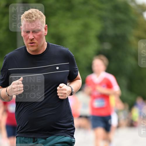 29.06.2025 - hella hamburg halbmarathon Dr. Thomas Lammeyer http://msf.ph/oto/8434081 29.06.2025 10:53:47 Kennedybrücke 1167, 1584, 2437, 2438, 2527, 2668, 2716, 2997, 3232, 3253, 4403, 4769, 5118, 5479, 5480, 5781, 6191, 6497, 7203, 7650, 7679, 7936, 7947, 7948, 8065, 9245, 10130, 10333, 10654, 10782, 11192 meine-sportfotos.de