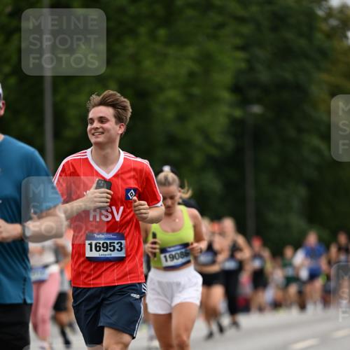 29.06.2025 - hella hamburg halbmarathon Dr. Thomas Lammeyer http://msf.ph/oto/8434122 29.06.2025 10:53:48 Kennedybrücke 1167, 1584, 2437, 2438, 2527, 2668, 2716, 2997, 3232, 3253, 4769, 5118, 5479, 5480, 5781, 6191, 6497, 7203, 7650, 7679, 7947, 7948, 8065, 9245, 10130, 10333, 10654, 10782, 11192 meine-sportfotos.de
