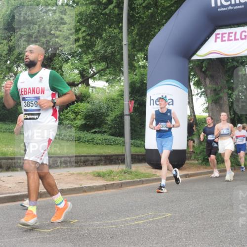 29.06.2025 - hella hamburg halbmarathon KatJ http://msf.ph/oto/8434127 29.06.2025 10:44:16 Zwischen KM18-KM19 1200, 1833, 2025, 2488, 3413, 3859, 4426, 5015, 5134, 5457, 5458, 5728 meine-sportfotos.de