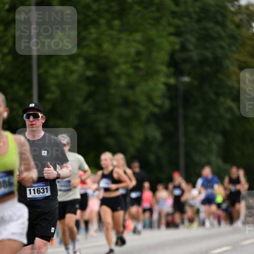 29.06.2025 - hella hamburg halbmarathon Dr. Thomas Lammeyer http://msf.ph/oto/8434163 29.06.2025 10:53:51 Kennedybrücke 1167, 1584, 1805, 2437, 2438, 2668, 2716, 2997, 3253, 4769, 5118, 5479, 5480, 5781, 6191, 7203, 7650, 7679, 7947, 7948, 8065, 9162, 10130, 10333, 10654, 10782, 11192 meine-sportfotos.de