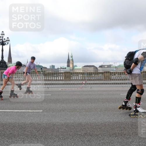 29.06.2025 - hella hamburg halbmarathon Lena Gebhardt http://msf.ph/oto/8434181 29.06.2025 09:01:14 Lombardsbrücke  meine-sportfotos.de