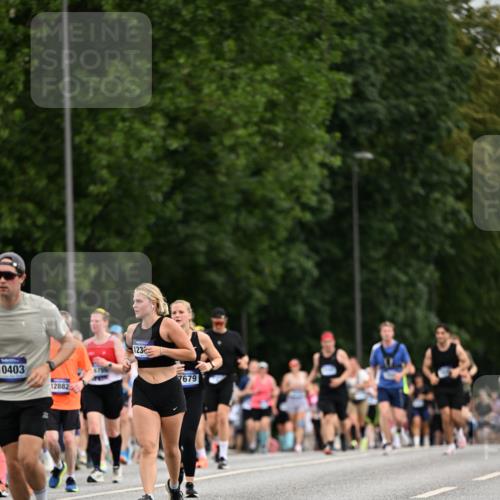 29.06.2025 - hella hamburg halbmarathon Dr. Thomas Lammeyer http://msf.ph/oto/8434189 29.06.2025 10:53:52 Kennedybrücke 1167, 1584, 1805, 2437, 2438, 2668, 2716, 2997, 3253, 4769, 5118, 5479, 5480, 5781, 6191, 7203, 7650, 7679, 7947, 7948, 8065, 9162, 10130, 10333, 10654, 10782, 11192 meine-sportfotos.de