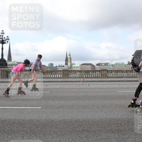 29.06.2025 - hella hamburg halbmarathon Lena Gebhardt http://msf.ph/oto/8434191 29.06.2025 09:01:14 Lombardsbrücke 360 meine-sportfotos.de