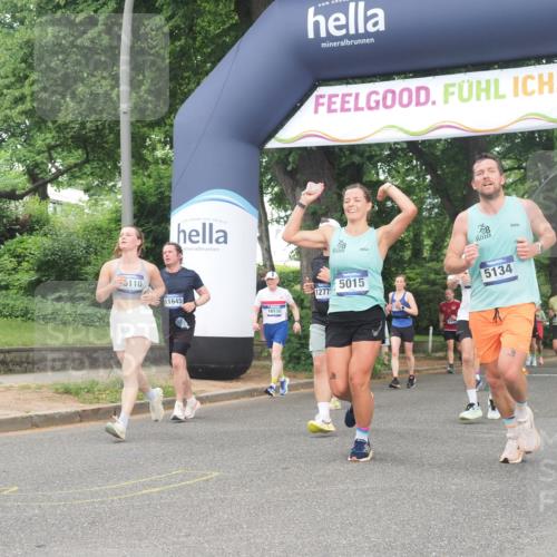 29.06.2025 - hella hamburg halbmarathon KatJ http://msf.ph/oto/8434201 29.06.2025 10:44:18 Zwischen KM18-KM19 1200, 2488, 3413, 3859, 4426, 5015, 5134, 5457, 5458, 5728 meine-sportfotos.de