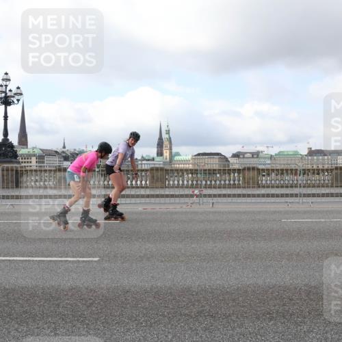 29.06.2025 - hella hamburg halbmarathon Lena Gebhardt http://msf.ph/oto/8434211 29.06.2025 09:01:14 Lombardsbrücke  meine-sportfotos.de