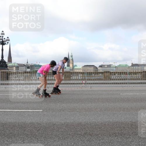 29.06.2025 - hella hamburg halbmarathon Lena Gebhardt http://msf.ph/oto/8434233 29.06.2025 09:01:14 Lombardsbrücke  meine-sportfotos.de