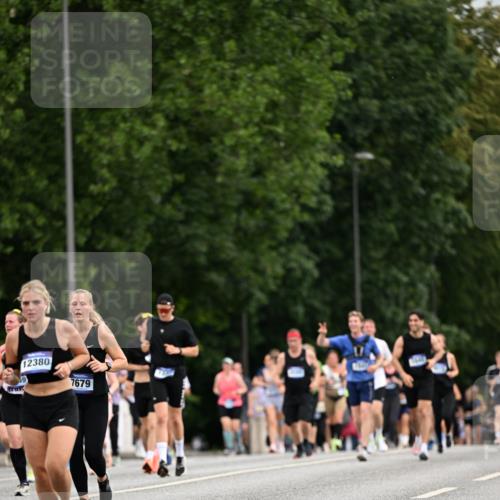 29.06.2025 - hella hamburg halbmarathon Dr. Thomas Lammeyer http://msf.ph/oto/8434236 29.06.2025 10:53:54 Kennedybrücke 1167, 1584, 1805, 2437, 2438, 2541, 2668, 2716, 2997, 3253, 4769, 5106, 5118, 5479, 5480, 7203, 7650, 7679, 7947, 7948, 8065, 9015, 9162, 10038, 10130, 10654, 10782, 11192 meine-sportfotos.de