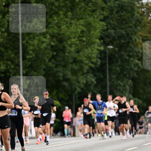 29.06.2025 - hella hamburg halbmarathon Dr. Thomas Lammeyer http://msf.ph/oto/8434257 29.06.2025 10:53:54 Kennedybrücke 1167, 1584, 1805, 2437, 2438, 2541, 2668, 2716, 2997, 3253, 4769, 5106, 5118, 5479, 5480, 7203, 7650, 7679, 7947, 7948, 8065, 9015, 9162, 10038, 10130, 10654, 10782, 11192 meine-sportfotos.de
