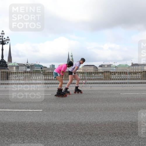 29.06.2025 - hella hamburg halbmarathon Lena Gebhardt http://msf.ph/oto/8434267 29.06.2025 09:01:14 Lombardsbrücke  meine-sportfotos.de