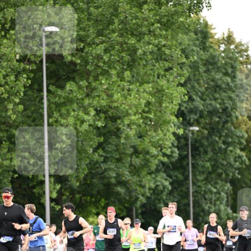 29.06.2025 - hella hamburg halbmarathon Dr. Thomas Lammeyer http://msf.ph/oto/8434269 29.06.2025 10:53:58 Kennedybrücke 1167, 1584, 1805, 2437, 2438, 2541, 2716, 2997, 3253, 4589, 4769, 5106, 5118, 5479, 5480, 7203, 7650, 7679, 7948, 8065, 9015, 9162, 10038, 10130, 10654, 10782, 11030 meine-sportfotos.de