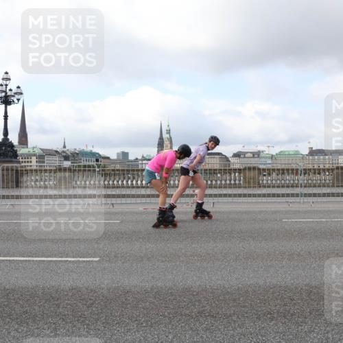 29.06.2025 - hella hamburg halbmarathon Lena Gebhardt http://msf.ph/oto/8434295 29.06.2025 09:01:14 Lombardsbrücke  meine-sportfotos.de