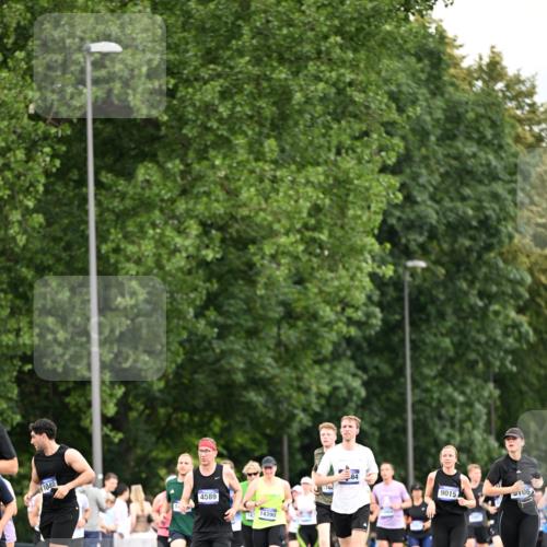 29.06.2025 - hella hamburg halbmarathon Dr. Thomas Lammeyer http://msf.ph/oto/8434302 29.06.2025 10:53:58 Kennedybrücke 1167, 1584, 1805, 2437, 2438, 2541, 2716, 2997, 3253, 4589, 4769, 5106, 5118, 5479, 5480, 7203, 7650, 7679, 7948, 8065, 9015, 9162, 10038, 10130, 10654, 10782, 11030 meine-sportfotos.de
